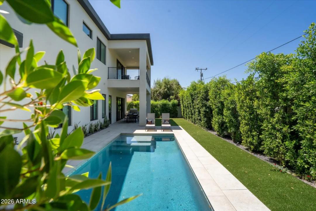 Real Estate Picture 64