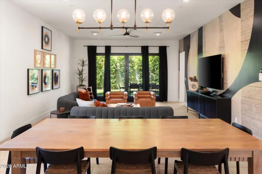 Real Estate Picture 14