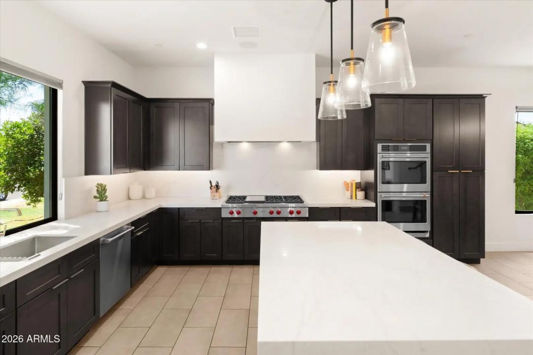 Real Estate Picture 7