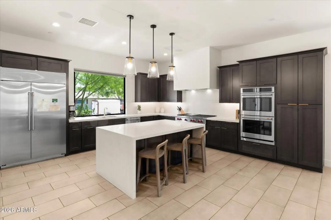 Real Estate Picture 8