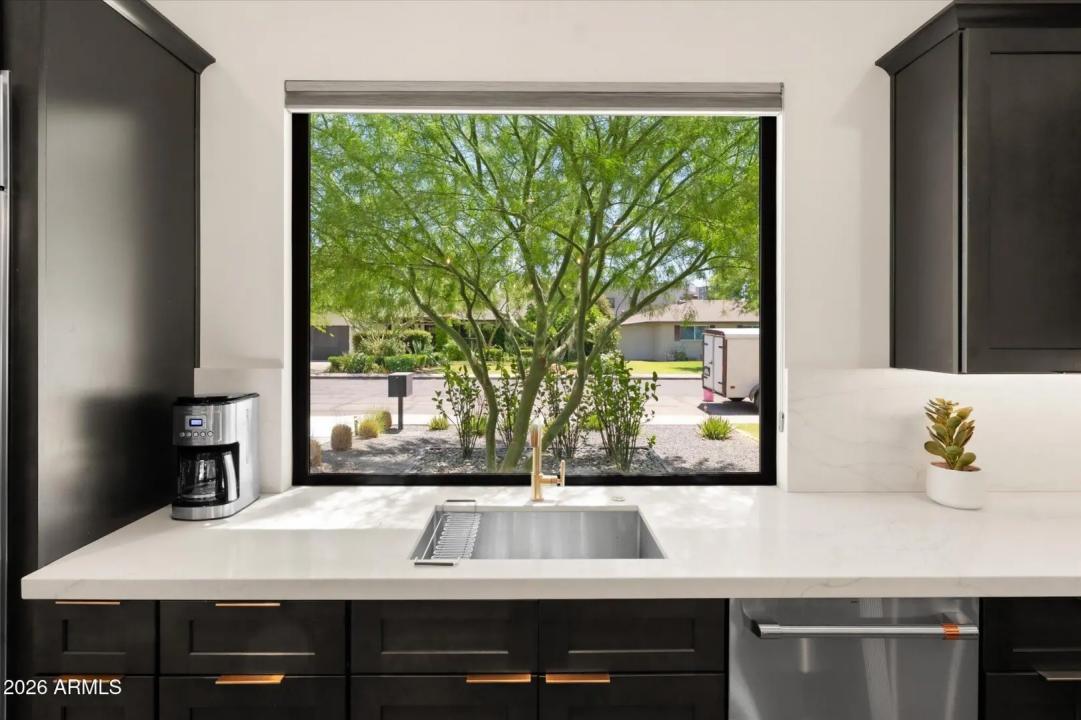 Real Estate Picture 10