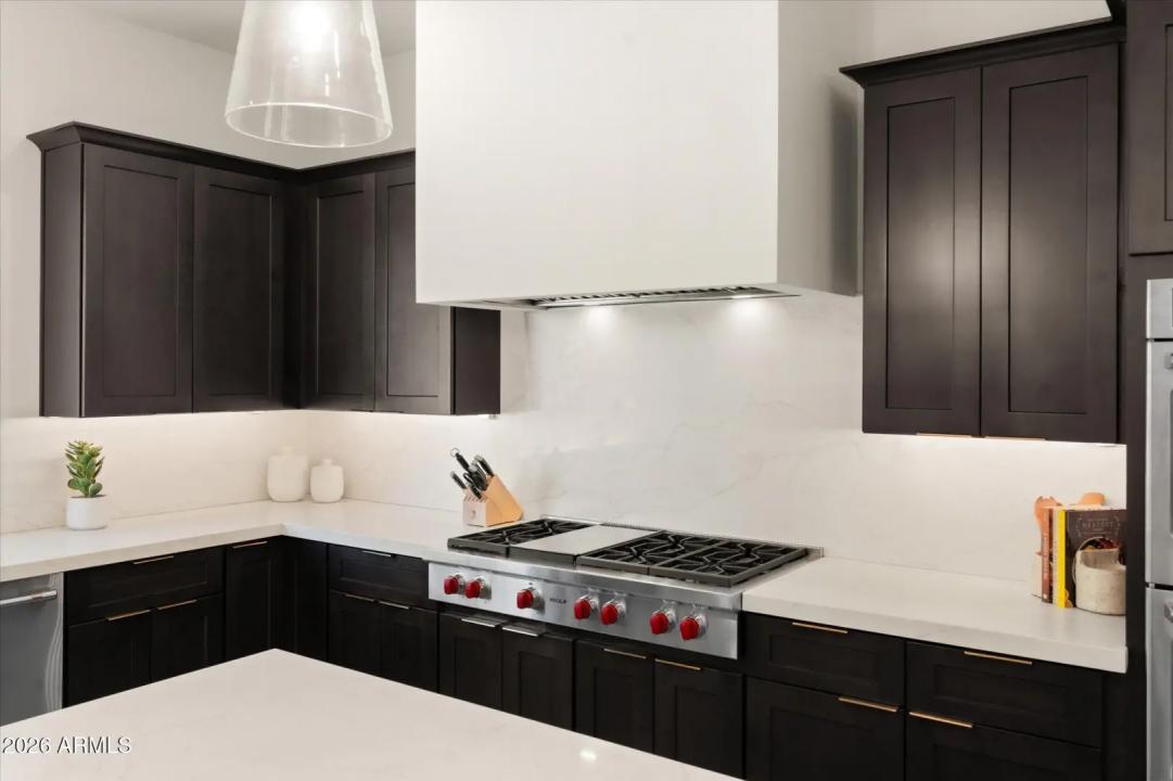 Real Estate Picture 11