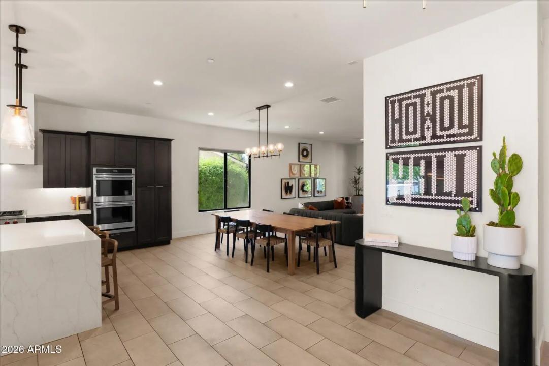 Real Estate Picture 6