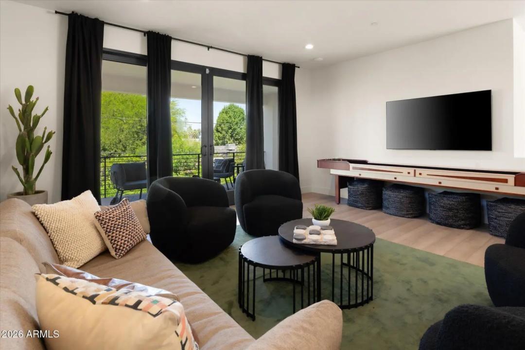 Real Estate Picture 33