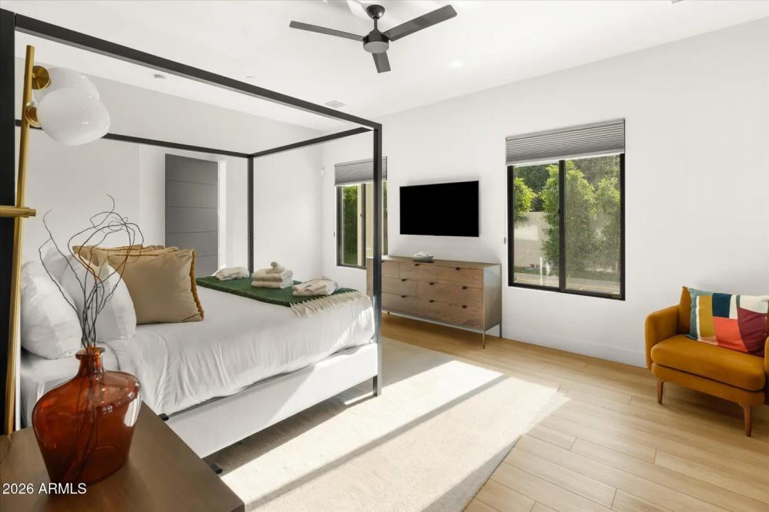 Real Estate Picture 22