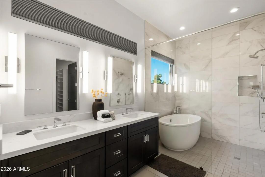 Real Estate Picture 25