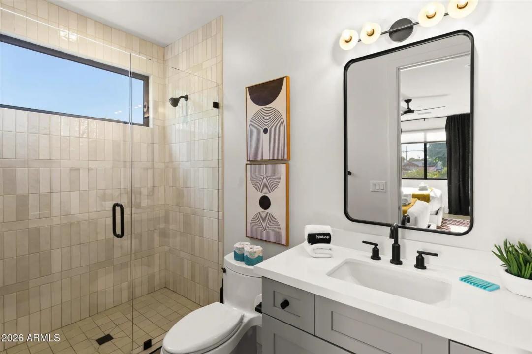 Real Estate Picture 50