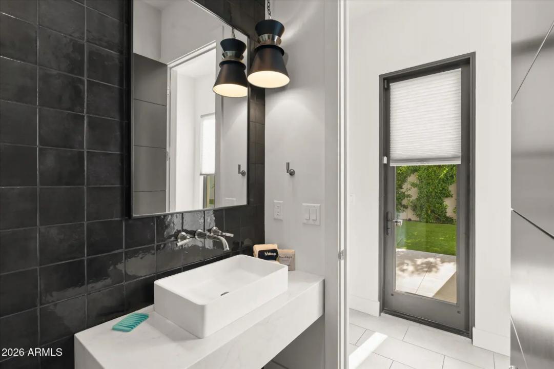 Real Estate Picture 29