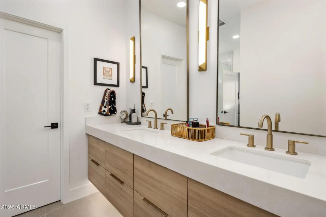 Real Estate Picture 25