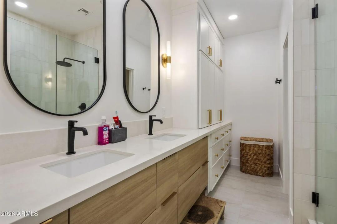 Real Estate Picture 21