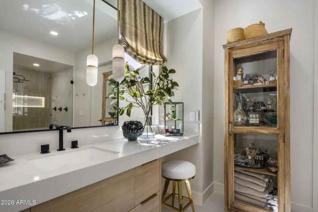 Real Estate Picture 18