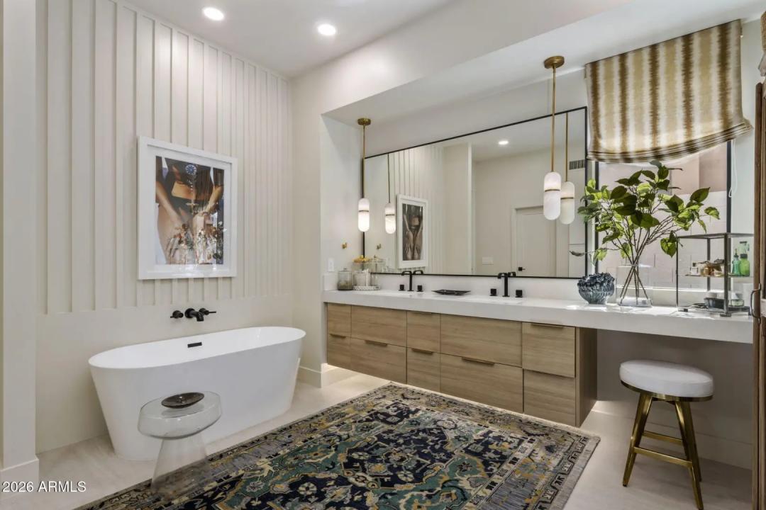 Real Estate Picture 17