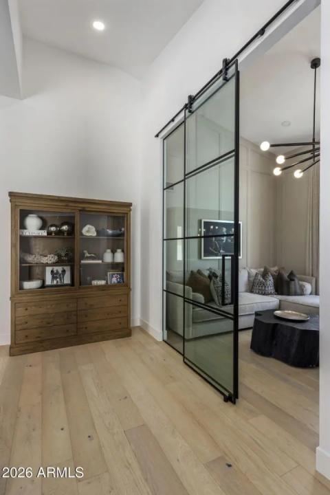Real Estate Picture 5