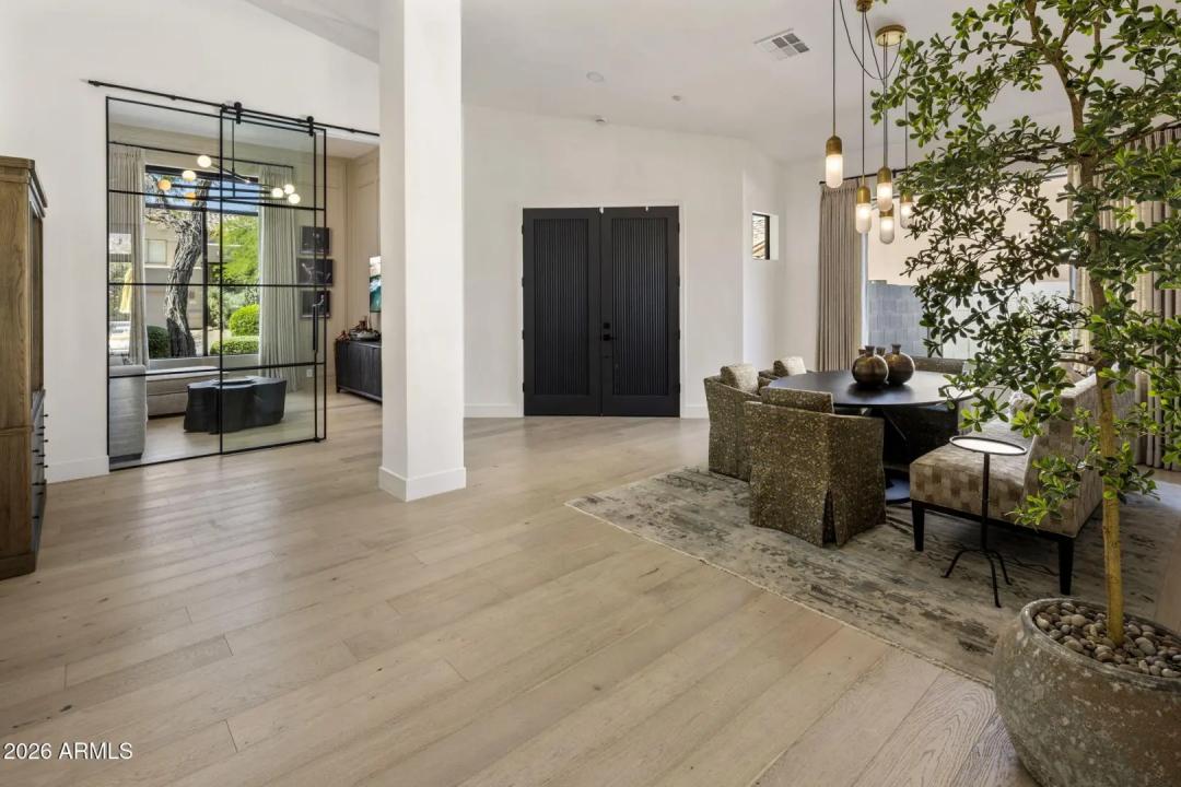 Real Estate Picture 4