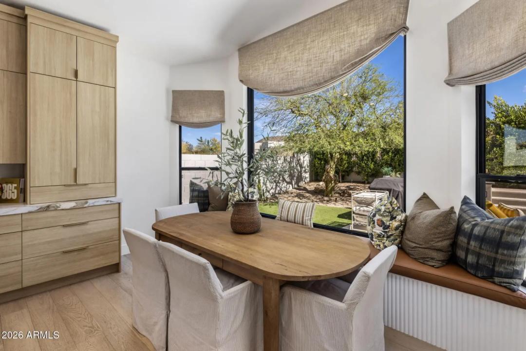 Real Estate Picture 9