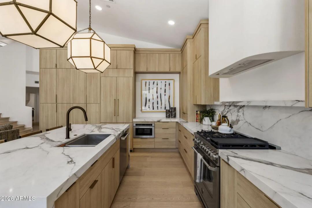 Real Estate Picture 10