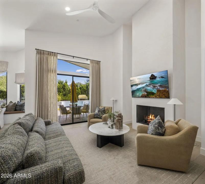 Real Estate Picture 14