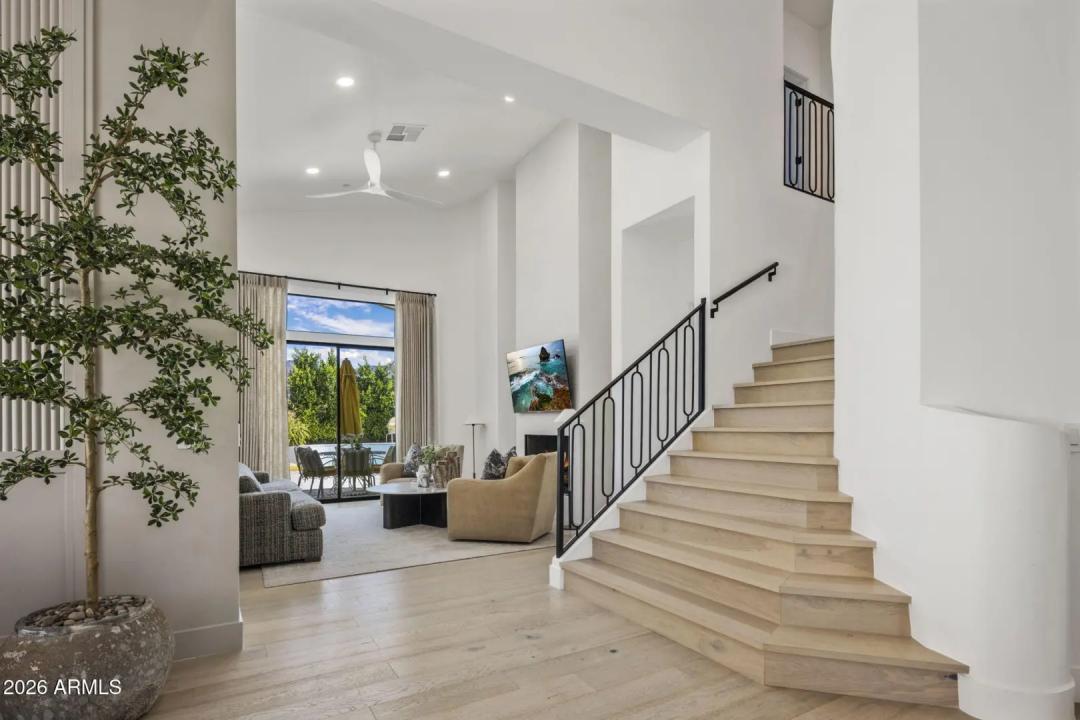 Real Estate Picture 3