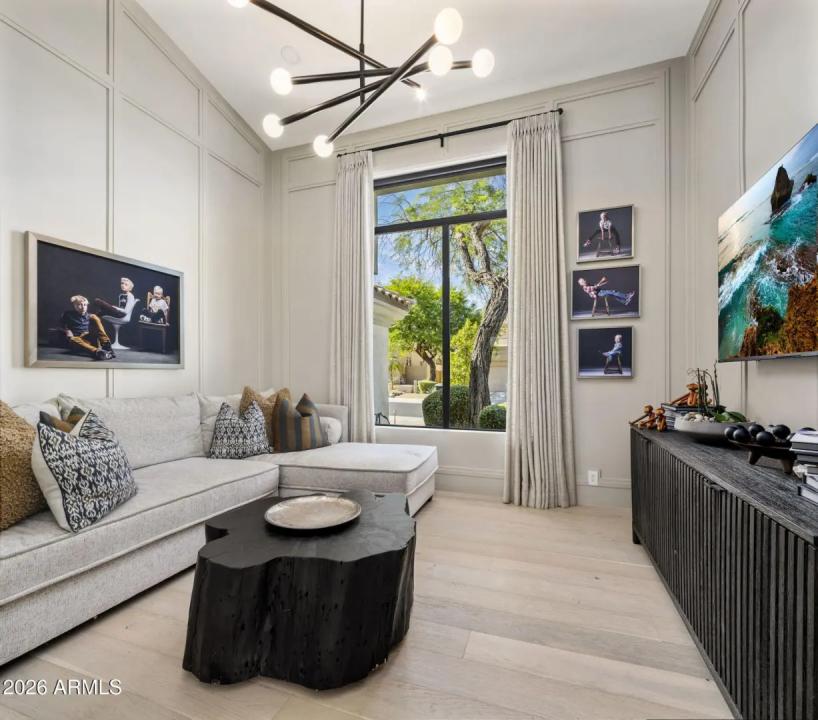 Real Estate Picture 6