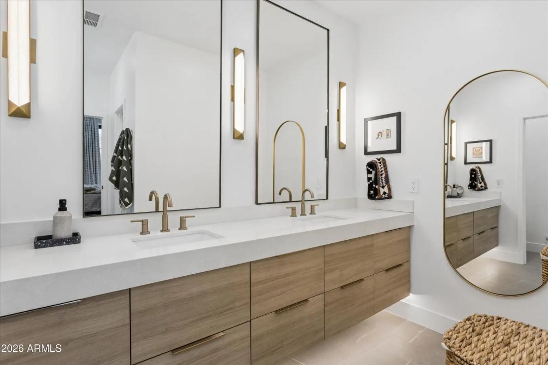 Real Estate Picture 28