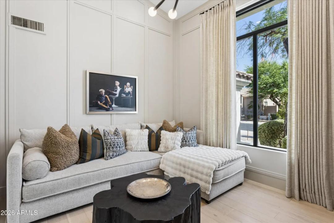Real Estate Picture 23