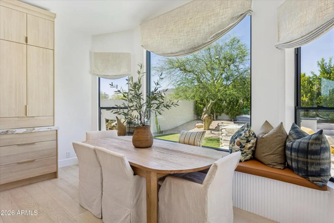 Real Estate Picture 9