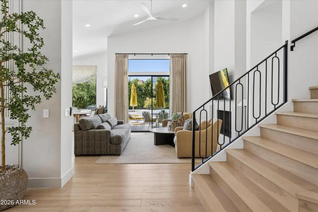 Real Estate Picture 3