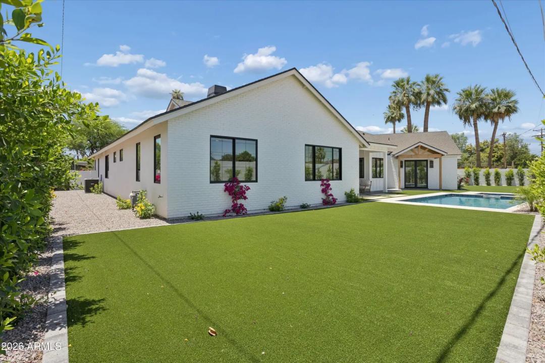 Real Estate Picture 50