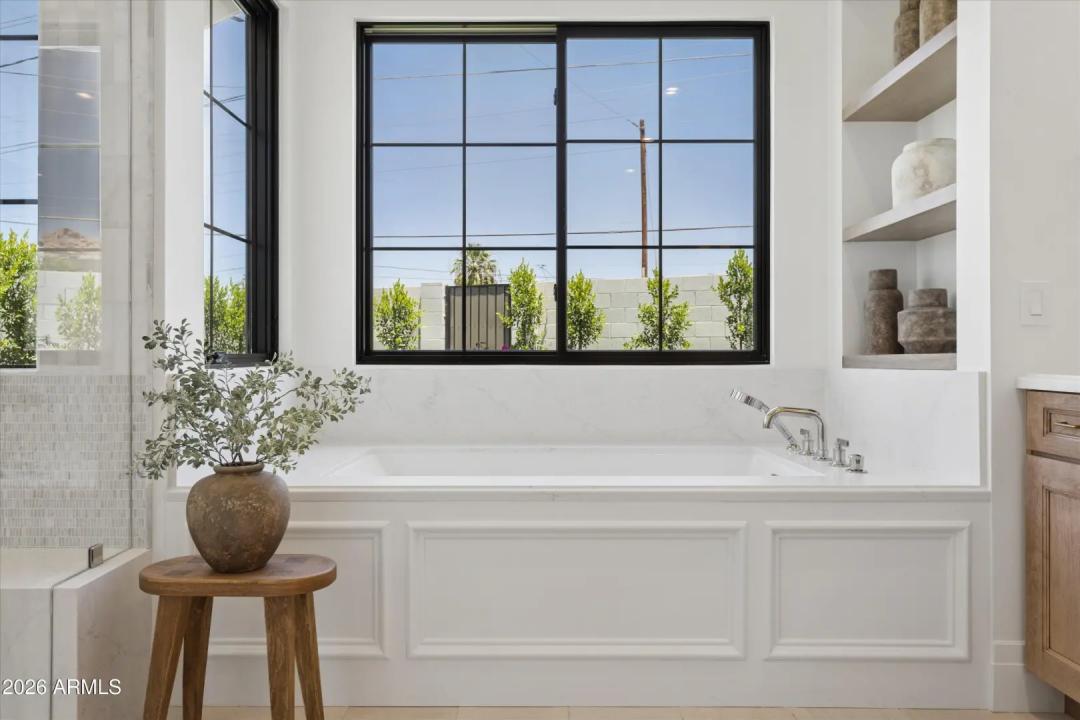 Real Estate Picture 23