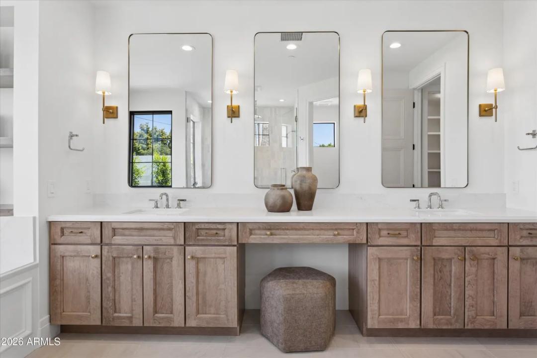 Real Estate Picture 22