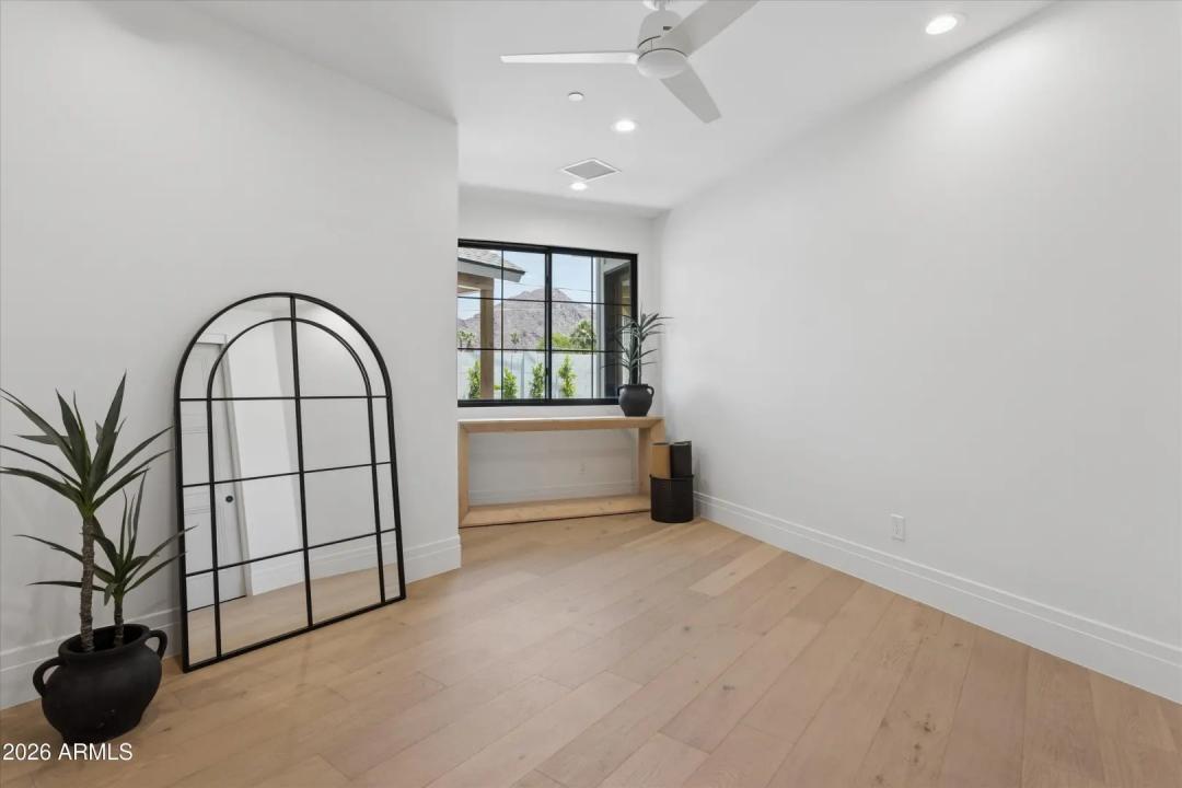 Real Estate Picture 33