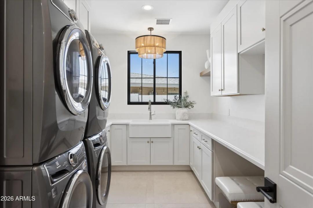 Real Estate Picture 28