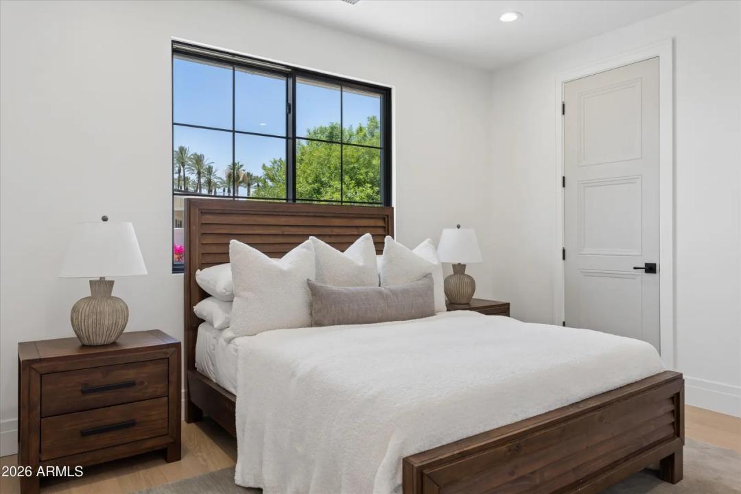 Real Estate Picture 43
