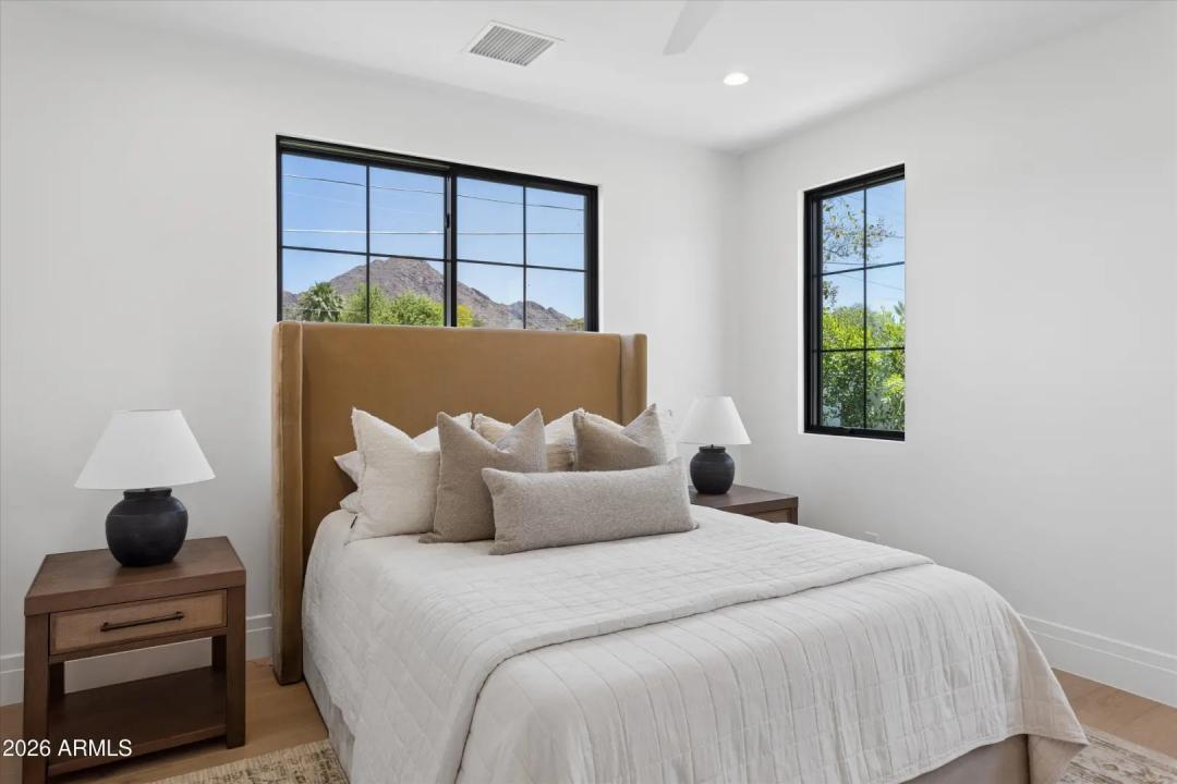 Real Estate Picture 37