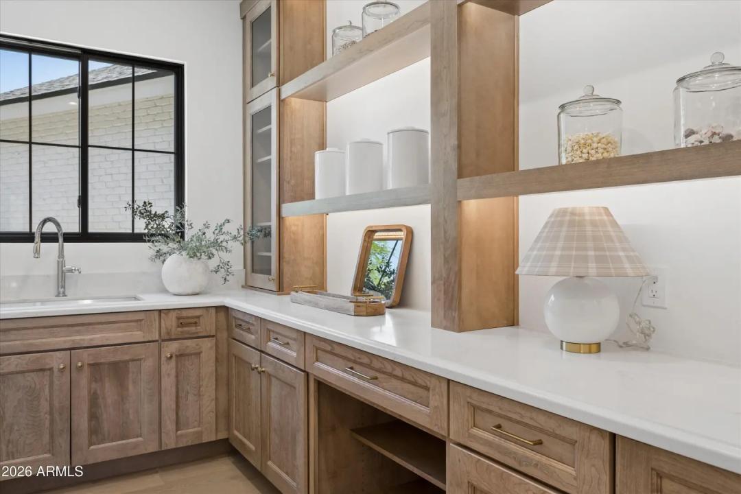 Real Estate Picture 14
