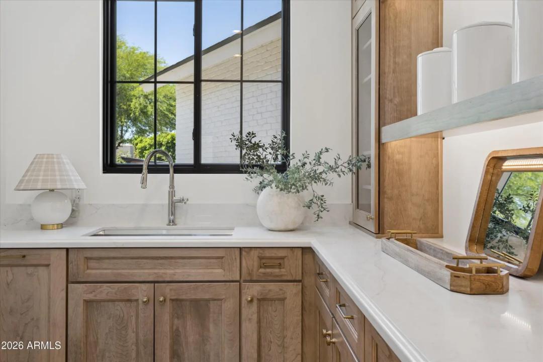 Real Estate Picture 15