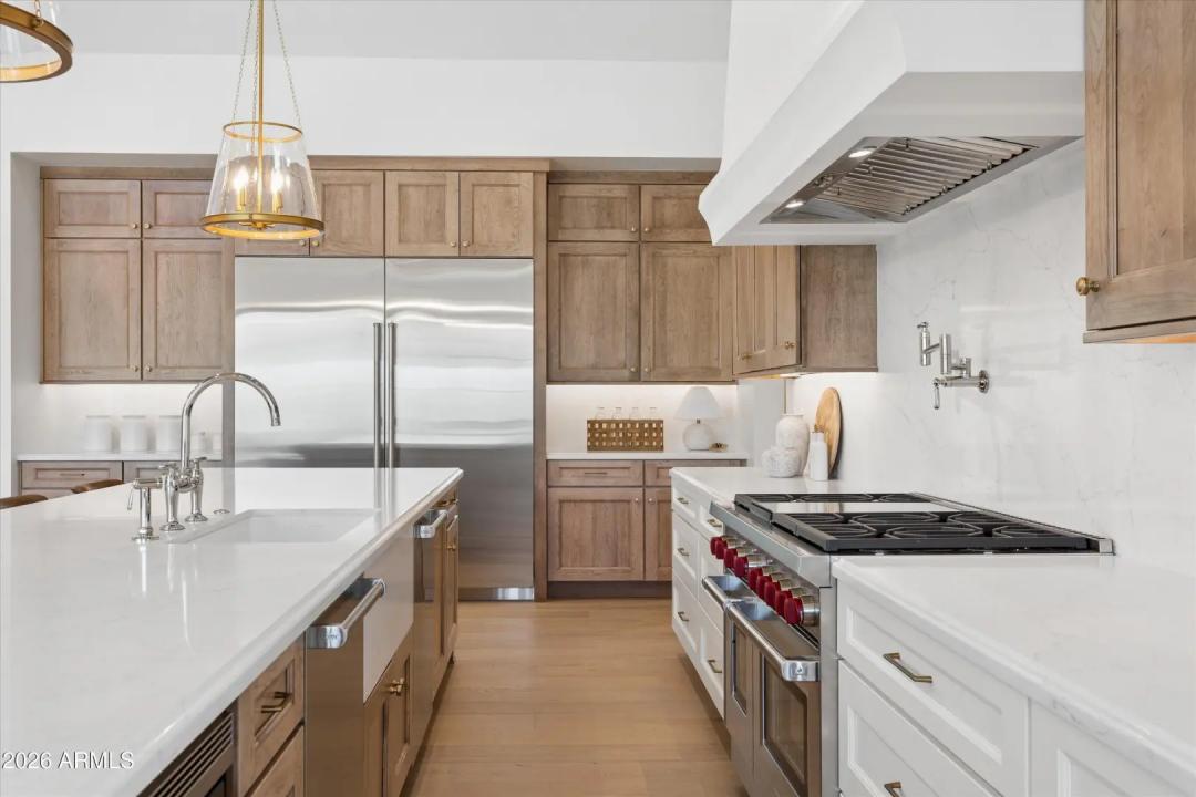 Real Estate Picture 12