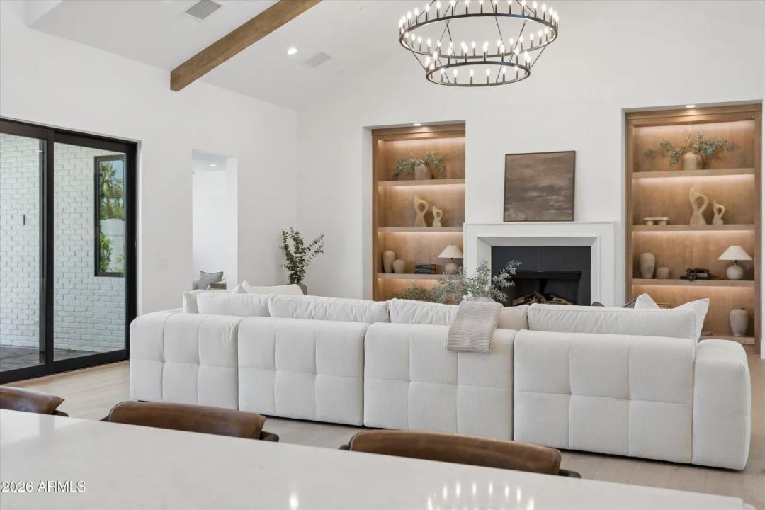 Real Estate Picture 10