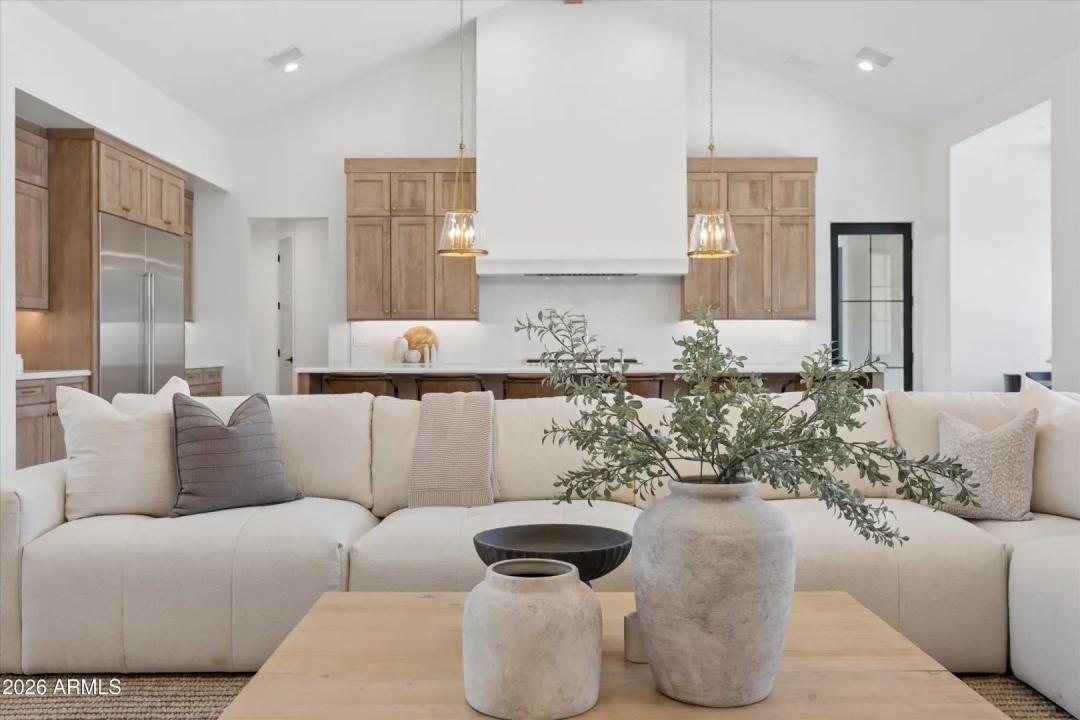 Real Estate Picture 9
