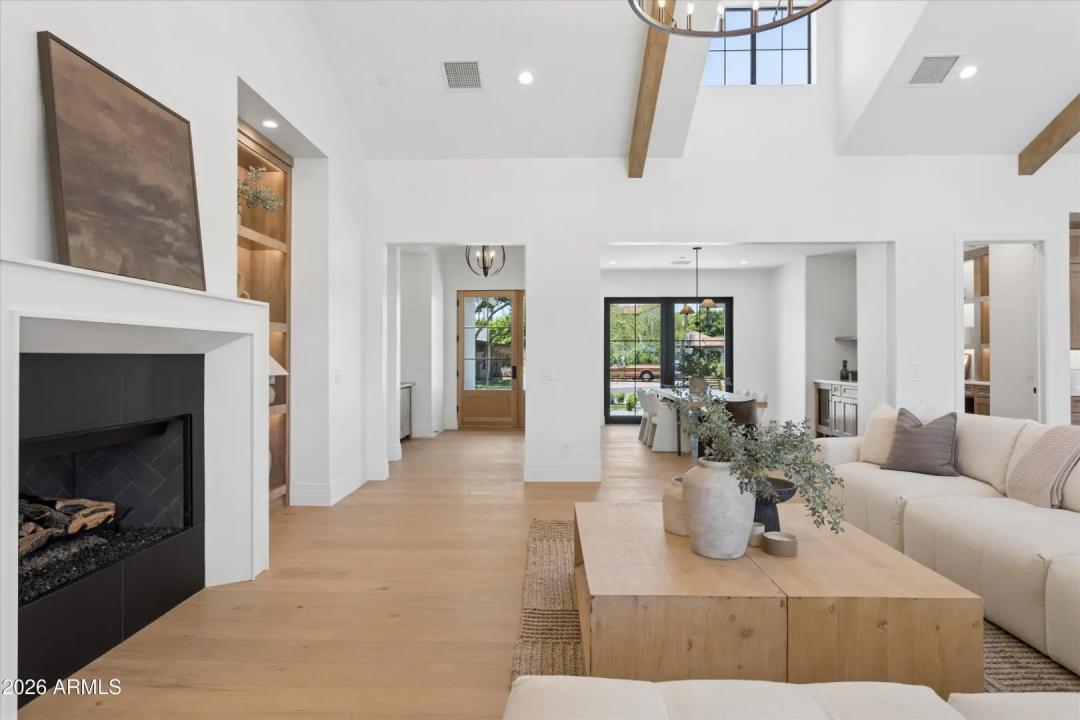 Real Estate Picture 5