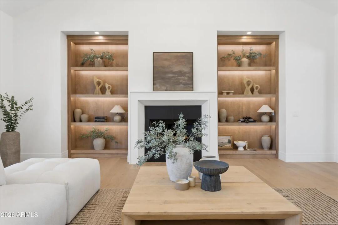 Real Estate Picture 7