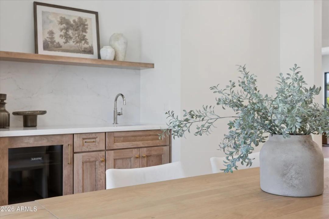 Real Estate Picture 18