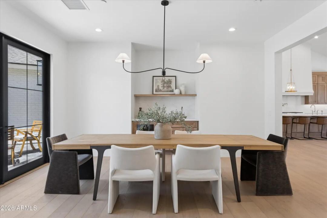 Real Estate Picture 16