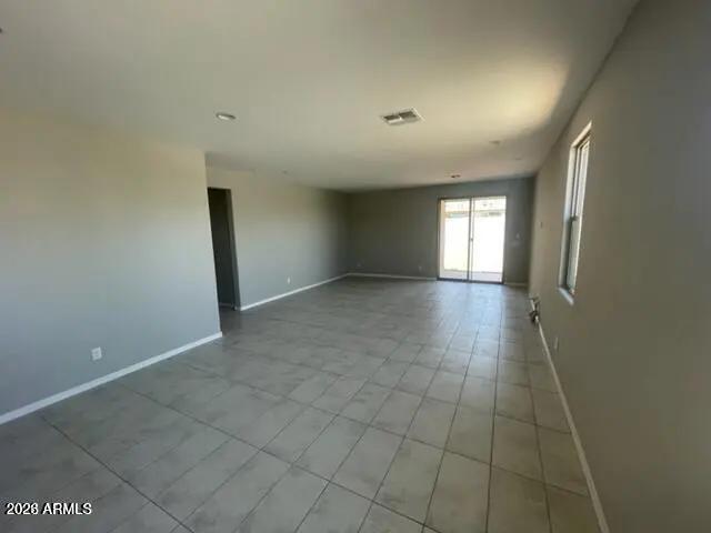 Real Estate Picture 3