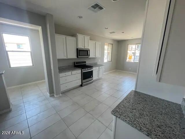 Real Estate Picture 5