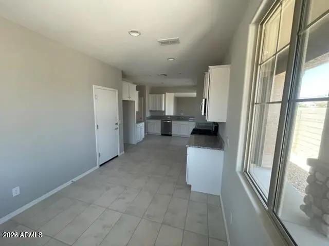 Real Estate Picture 7