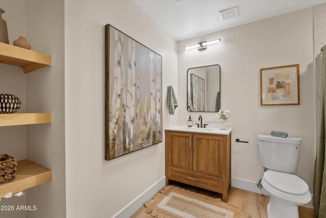 Real Estate Picture 22