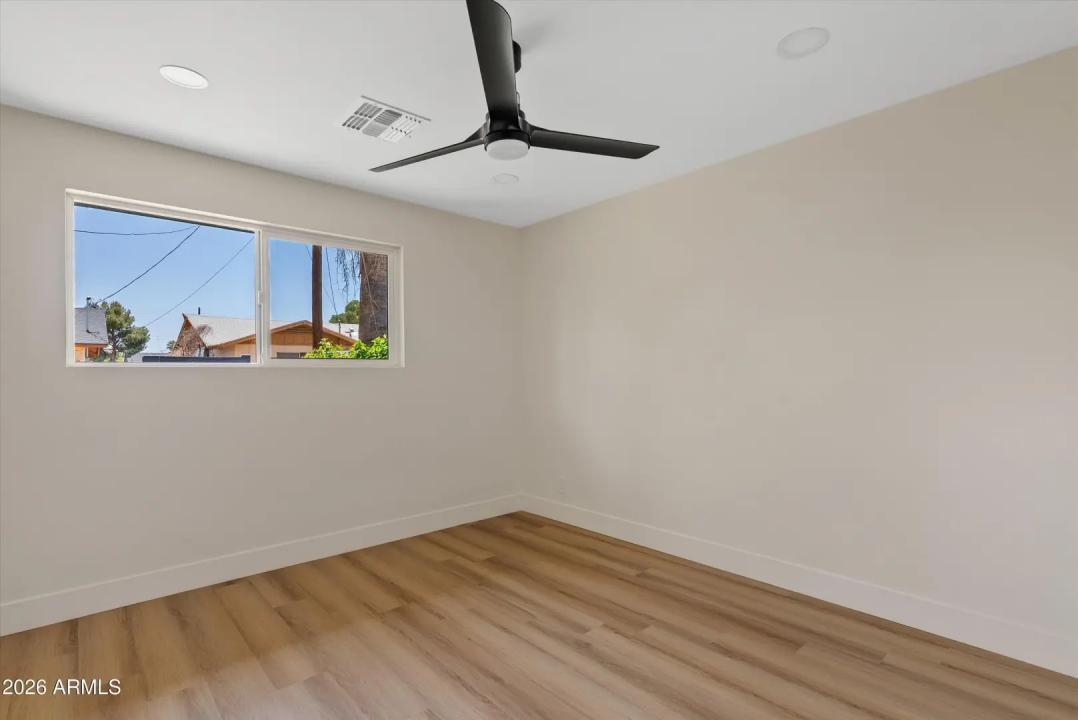 Real Estate Picture 21