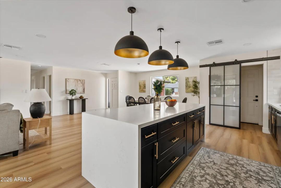 Real Estate Picture 10