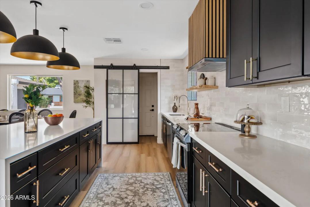 Real Estate Picture 6